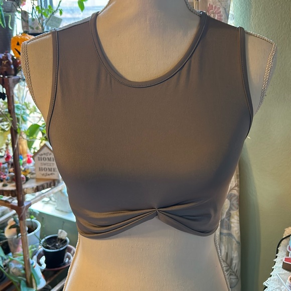 Twist Front Crop Sleeveless Tank Style NWOT Gray Top SHEIN Women Small - Picture 1 of 8